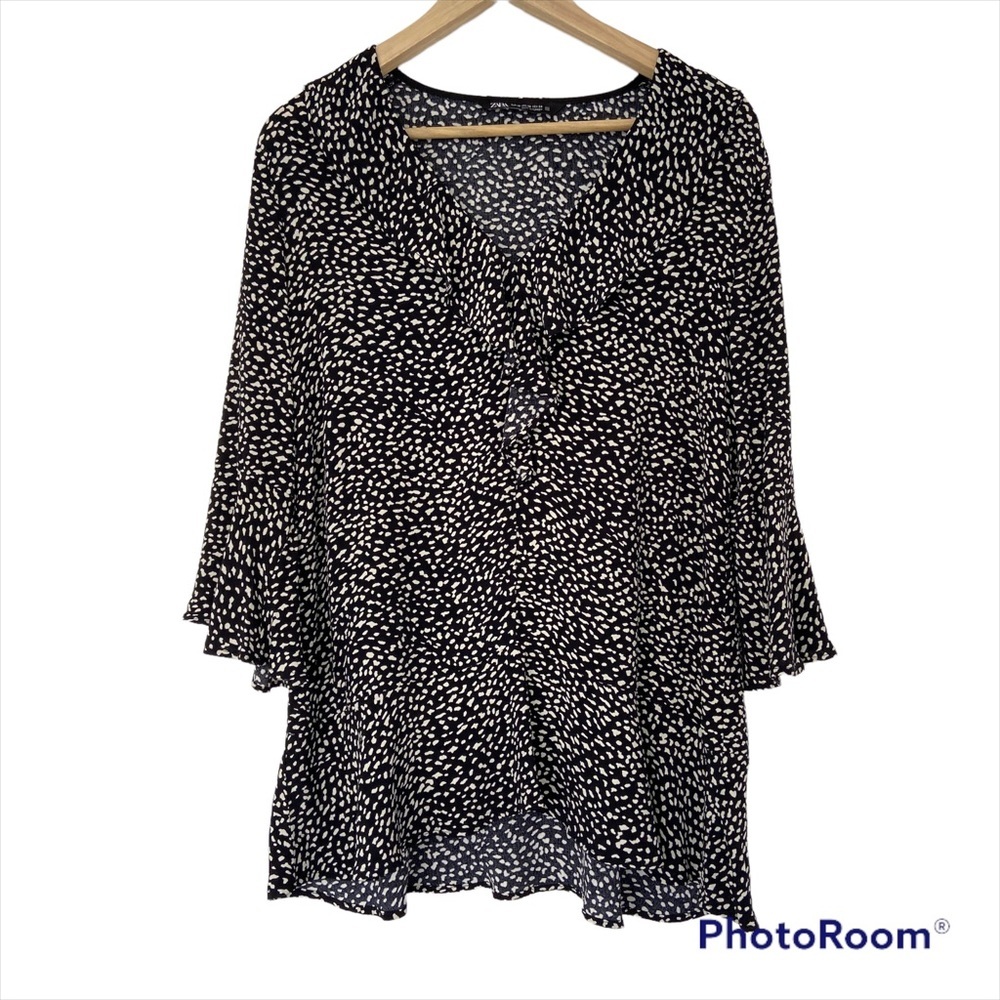 ZARA BLACK/WHITE PRINT PEPLUM TOP/BLOUSE WITH RUFFLE NECK, BELL SLEEVES, XS